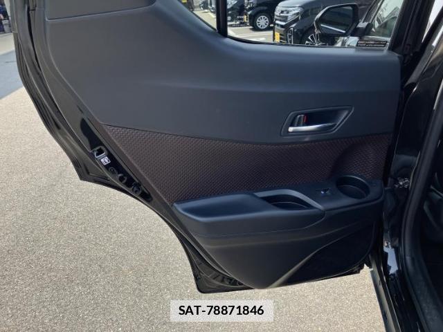 Toyota C-HR 2019-04 7914027-6