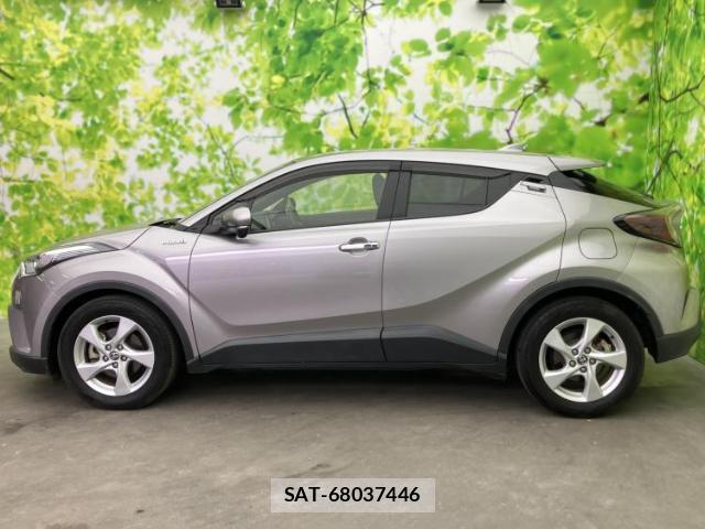Toyota C-HR 2018-04 7917018-1