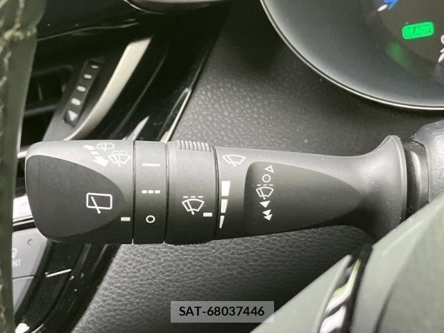 Toyota C-HR 2018-04 7917018-15