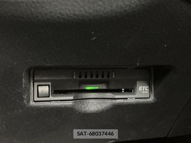 Toyota C-HR 2018-04 7917018-17