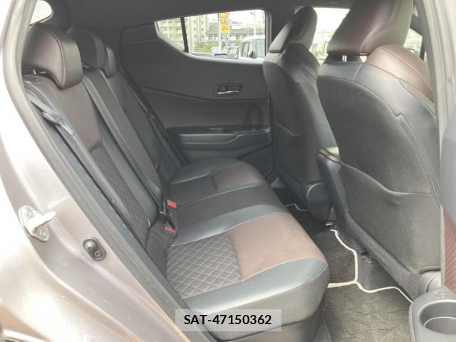 Toyota C-HR 2018-01 7917304-4