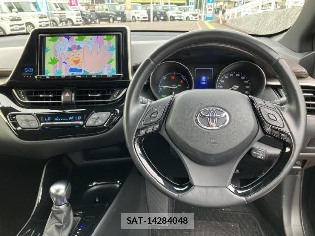 Toyota C-HR 2018-03 7917306-14
