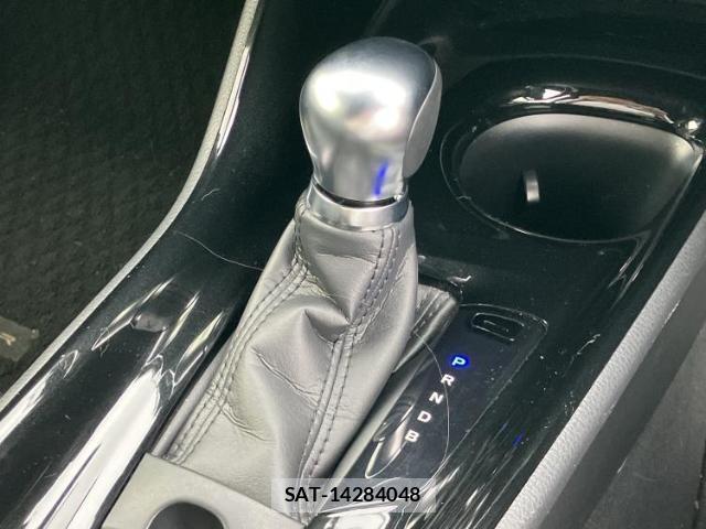 Toyota C-HR 2018-03 7917306-17