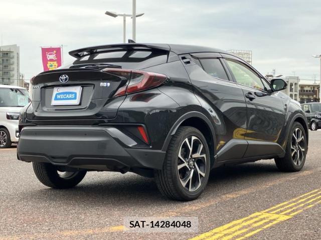 Toyota C-HR 2018-03 7917306-2