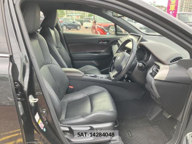 Toyota C-HR 2018-03 7917306-3