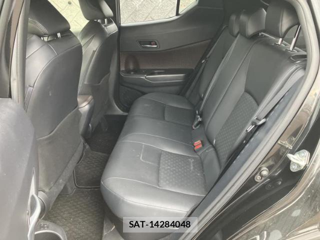 Toyota C-HR 2018-03 7917306-6