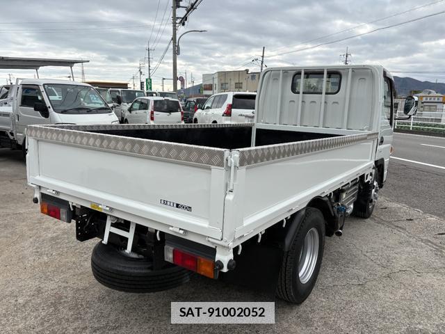 MITSUBISHI FUSO CANTER 2015-09 7915268-1