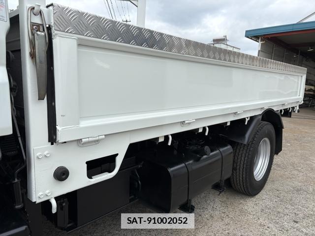 MITSUBISHI FUSO CANTER 2015-09 7915268-19