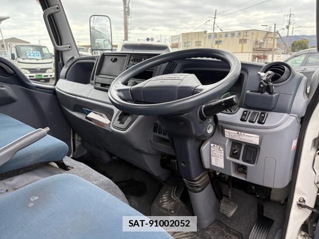 MITSUBISHI FUSO CANTER 2015-09 7915268-4