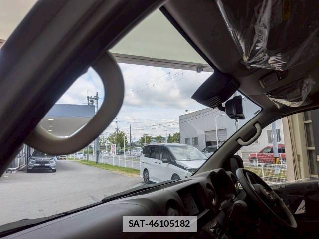 Nissan Caravan 2026-05 7915800-13