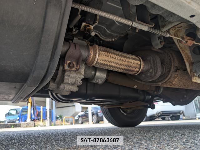 Nissan Caravan 2010-02 7916401-17