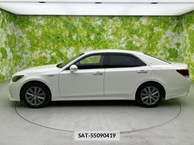 Toyota CROWN HYBRID 2017-11 7916892-1