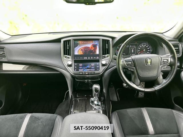 Toyota CROWN HYBRID 2017-11 7916892-8
