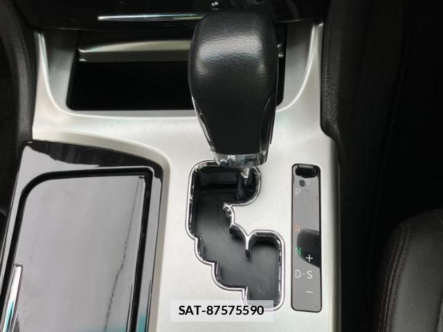 Toyota CROWN 2012-09 7913984-17