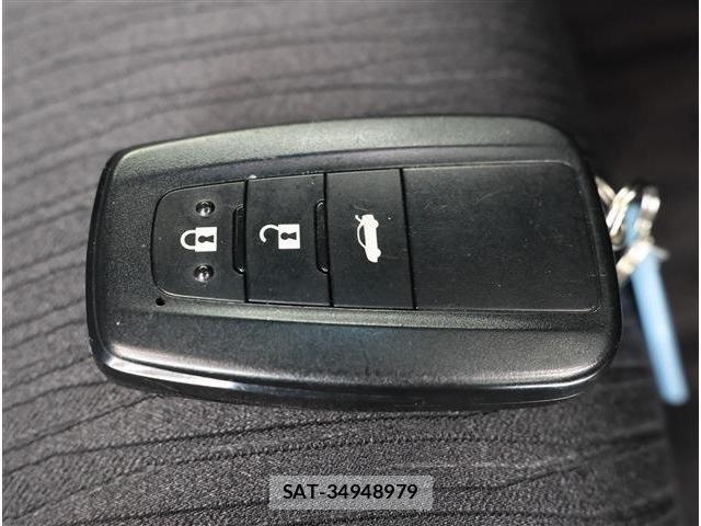 Toyota CROWN 2019-05 7915591-16