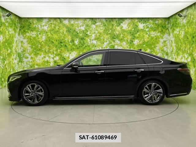 Toyota CROWN 2021-01 7916914-1