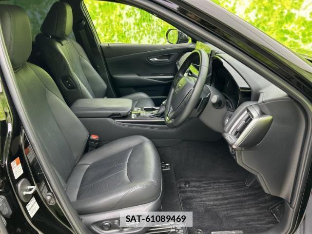 Toyota CROWN 2021-01 7916914-3