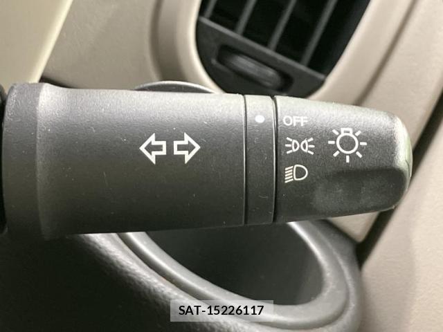 Nissan CUBE 2011-03 7917160-16