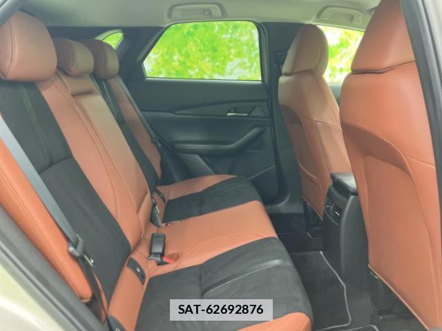 Mazda CX-30 2024-08 7914755-4