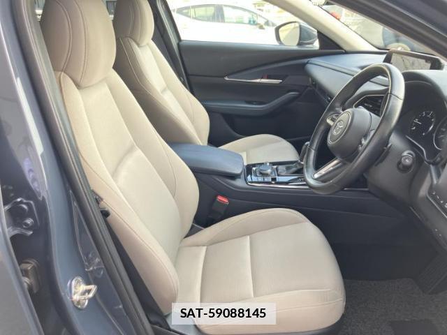 Mazda CX-30 2023-06 7917127-3
