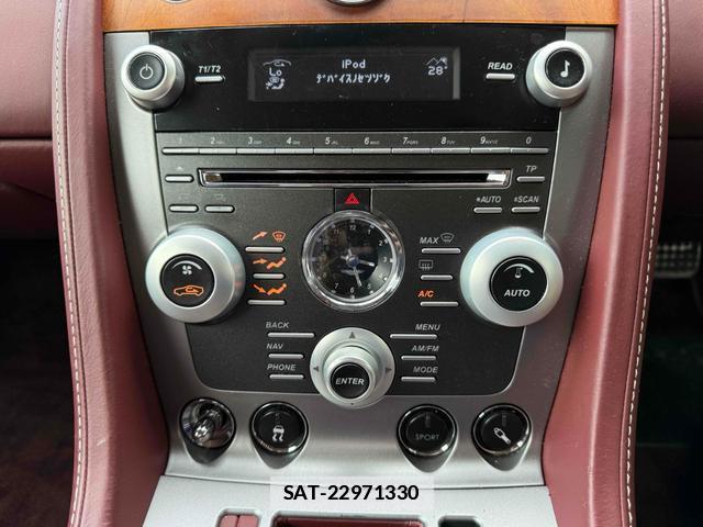 Aston Martin DB9 2011-02 7915295-10