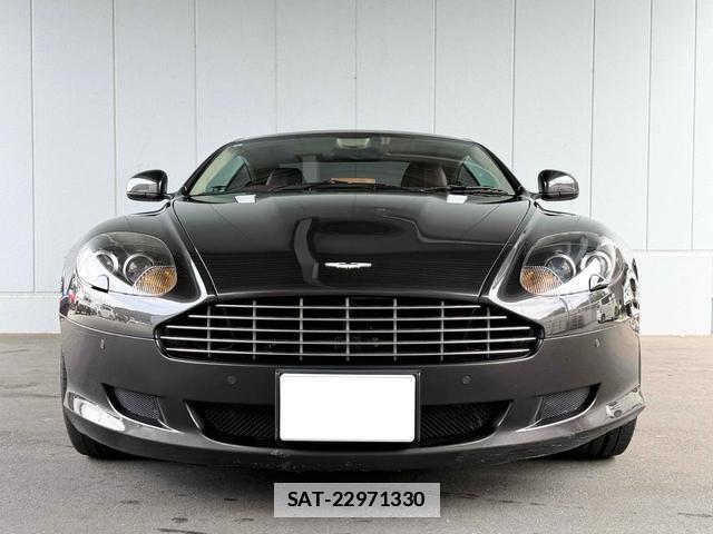 Aston Martin DB9 2011-02 7915295-11