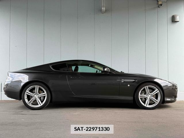 Aston Martin DB9 2011-02 7915295-14