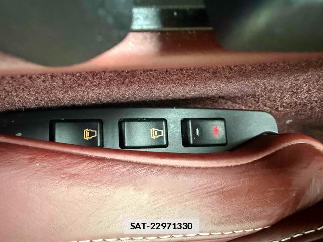 Aston Martin DB9 2011-02 7915295-9