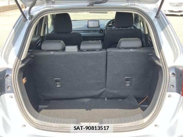 Mazda DEMIO 2018-09 7913001-7