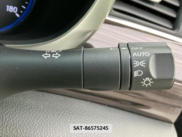 Nissan ELGRAND 2014-01 7913490-13