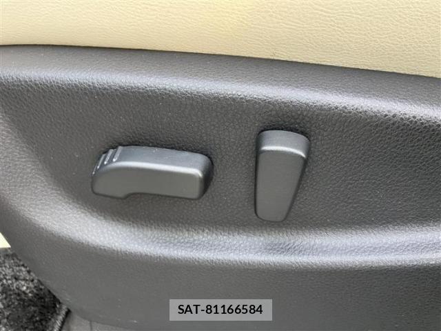 Nissan ELGRAND 2017-03 7917066-13