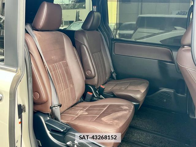 Toyota ESQUIRE 2017-09 7913452-12