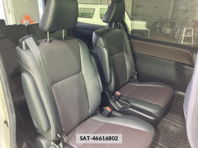 Toyota ESQUIRE 2017-07 7914940-4