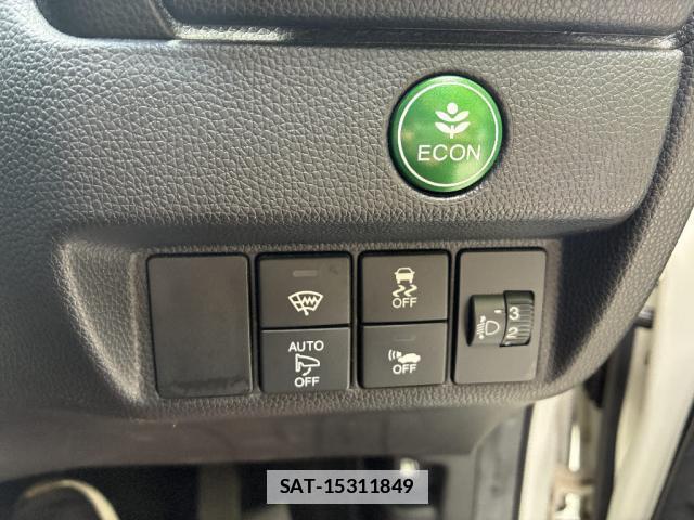 Honda FIT HYBRID 2017-05 7913971-12