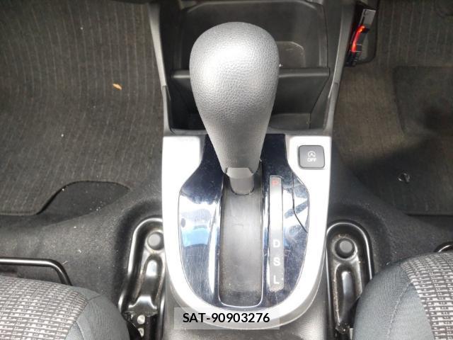 Honda FIT 2017-06 7916664-11