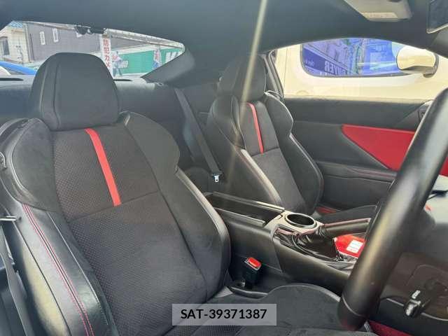 Toyota GR86 2021-11 7917379-3