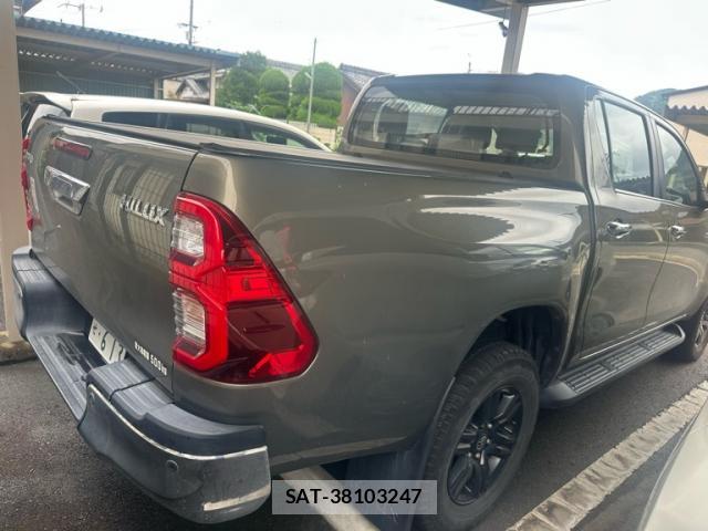 Toyota HILUX 2021-09 7913623-12