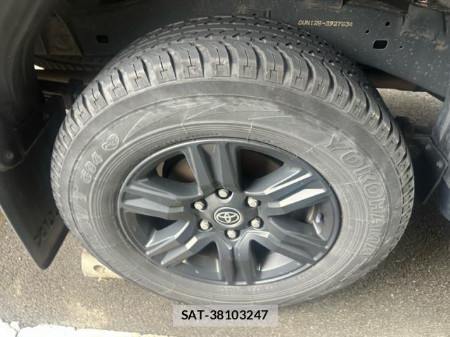 Toyota HILUX 2021-09 7913623-13