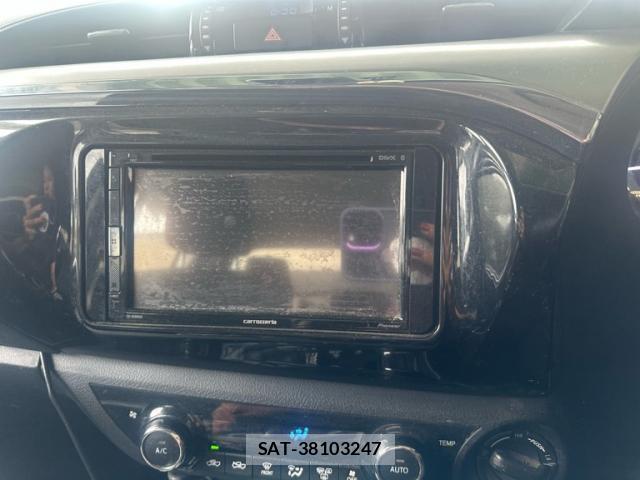 Toyota HILUX 2021-09 7913623-15