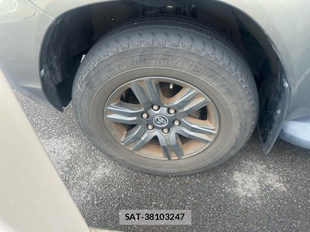 Toyota HILUX 2021-09 7913623-3