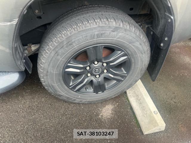 Toyota HILUX 2021-09 7913623-4