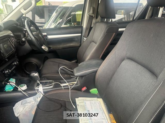 Toyota HILUX 2021-09 7913623-7