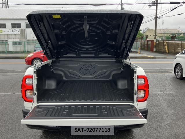 Toyota HILUX 2022-10 7914222-13
