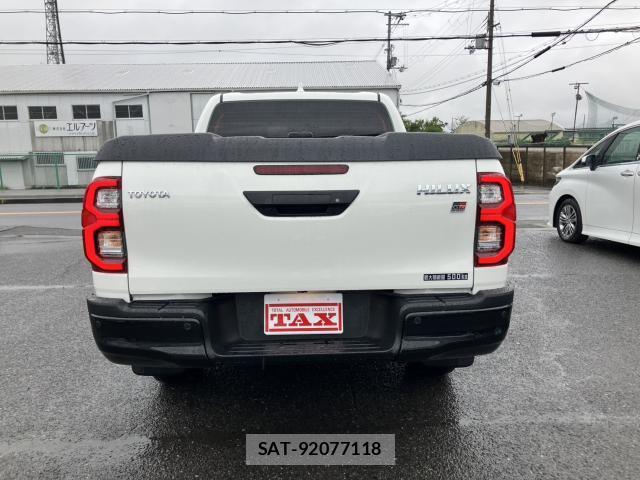 Toyota HILUX 2022-10 7914222-19