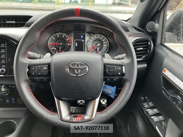 Toyota HILUX 2022-10 7914222-8