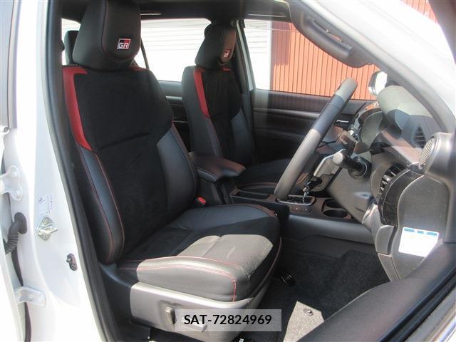 Toyota HILUX 2024-09 7914368-18