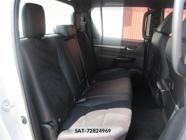 Toyota HILUX 2024-09 7914368-19