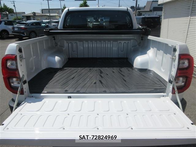 Toyota HILUX 2024-09 7914368-6