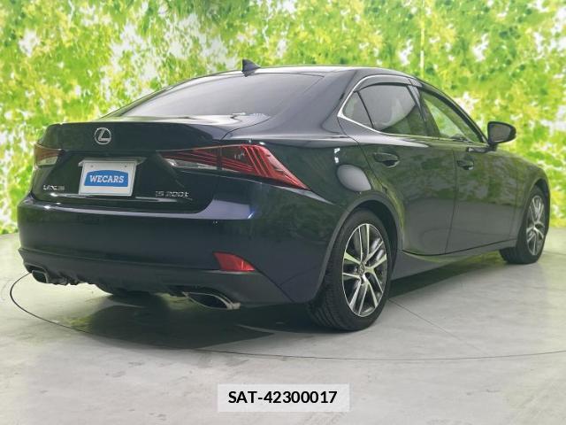 Lexus IS 2016-12 7916883-2