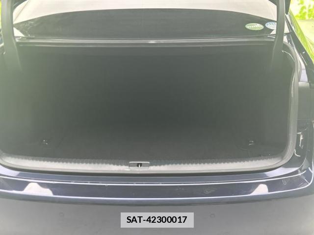 Lexus IS 2016-12 7916883-7